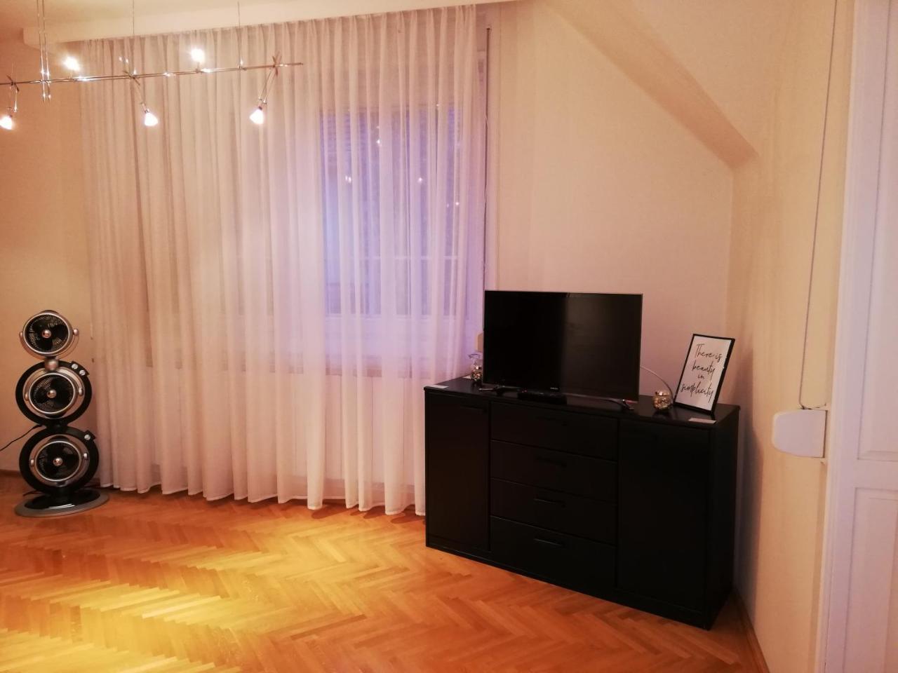 Pero Panzio Bed & Breakfast Debrecen Ngoại thất bức ảnh